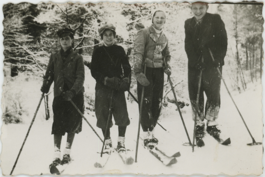 Skiing trip, 30s