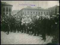 Lwów, msza polowa podczas uroczystości wręczenia Korpusowi Kadetów sztandaru z powstania styczniowego - Münz, Marek (1872-1937)