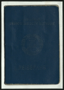 DDR-Reisepass mit Visaeintragungen vom November 1989 aus Großbritannien