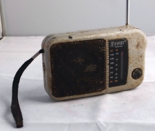 Radijo imtuvas „FIRST“