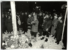 Risti püstitamine Pilistveres 1988. aastal